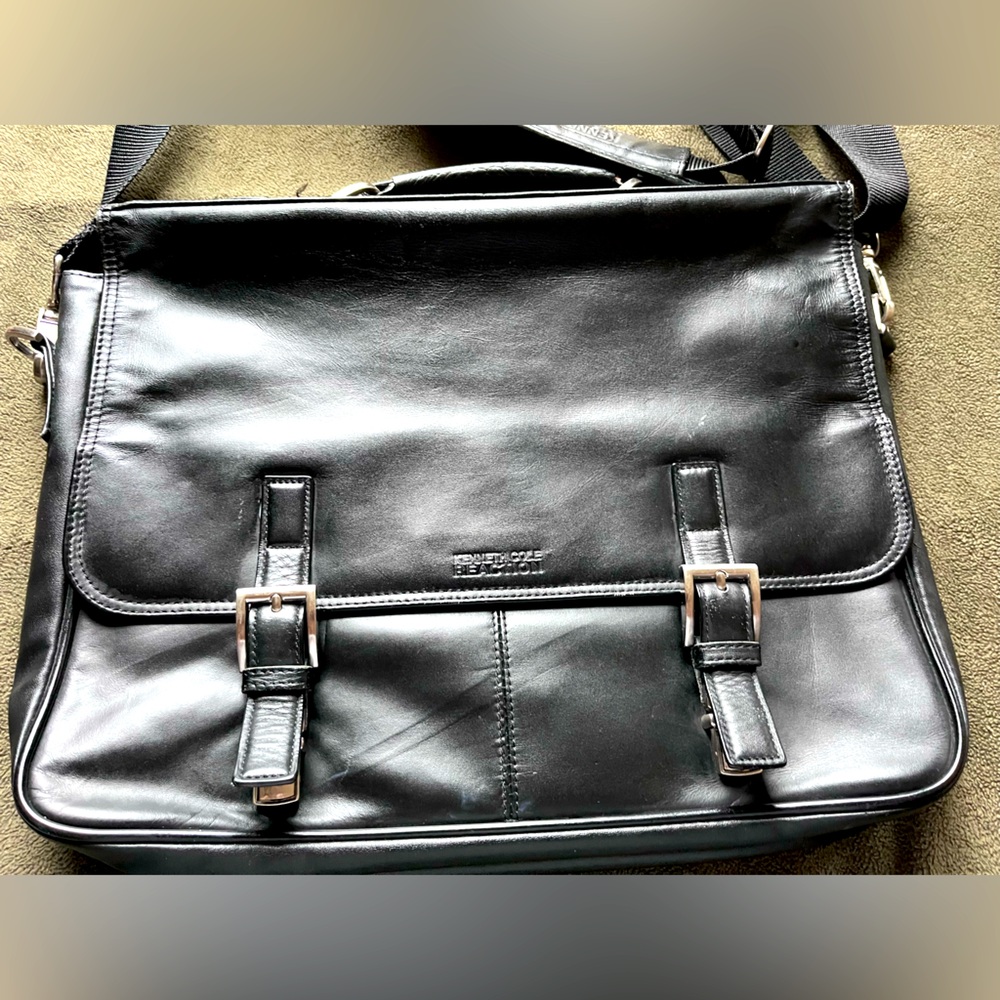 Kenneth Cole Black Leather Messenger Bag